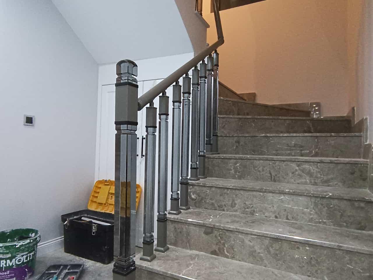 Merdiven pleksi korkuluk 7